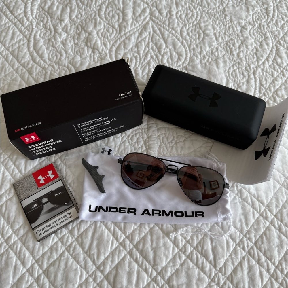 New in Box Unisex Under Armour Black Aviator l Sunglasses